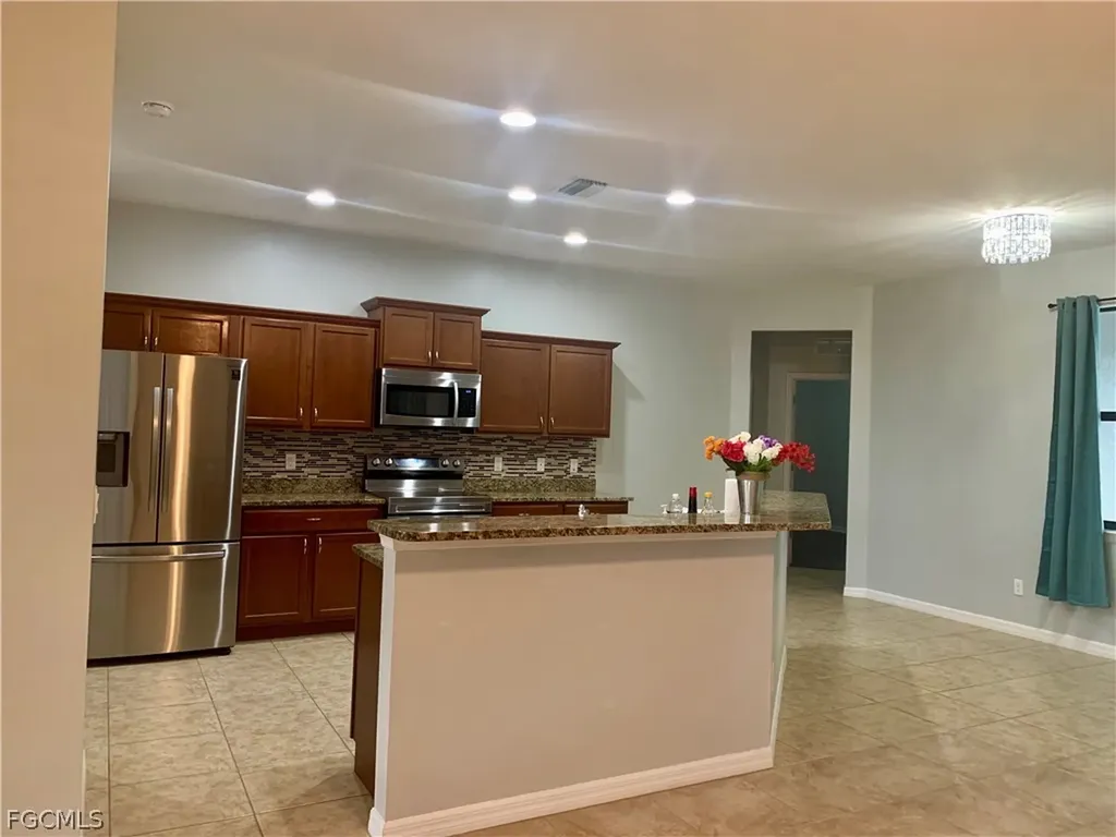 2322 SW 27th Street Cape Coral FL 33914