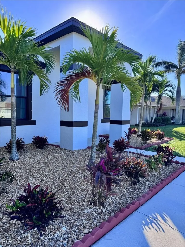 2322 SW 27th Street Cape Coral FL 33914