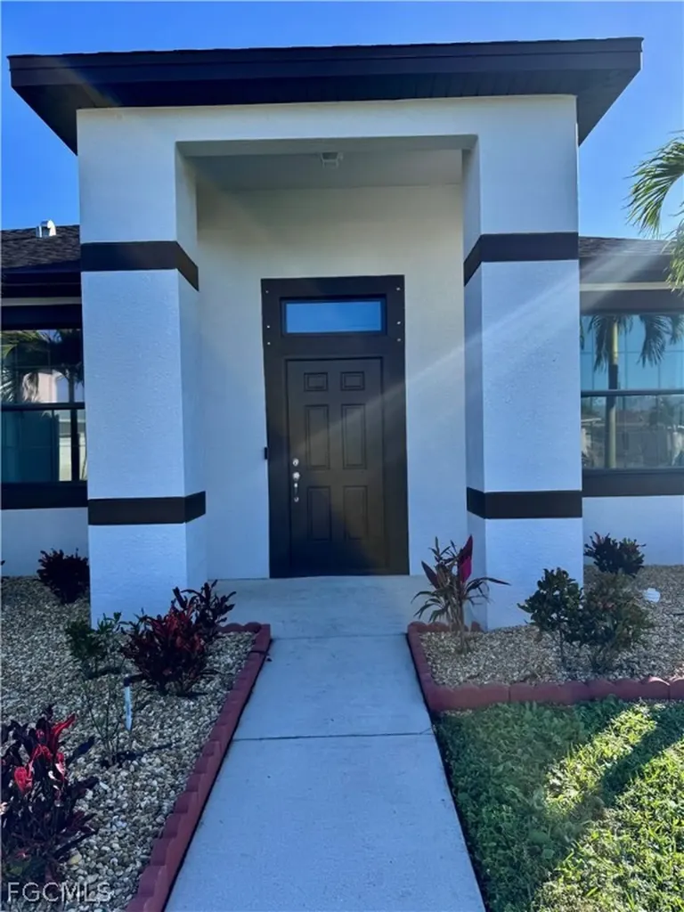 2322 SW 27th Street Cape Coral FL 33914