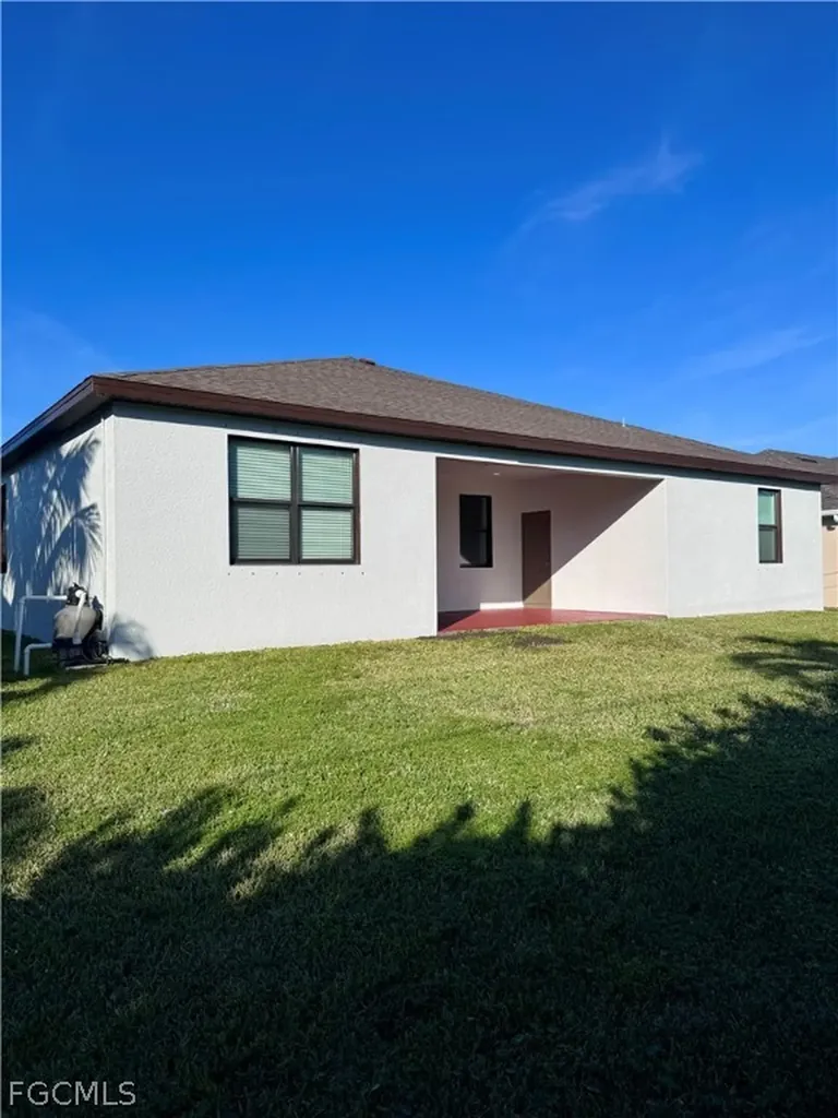 2322 SW 27th Street Cape Coral FL 33914