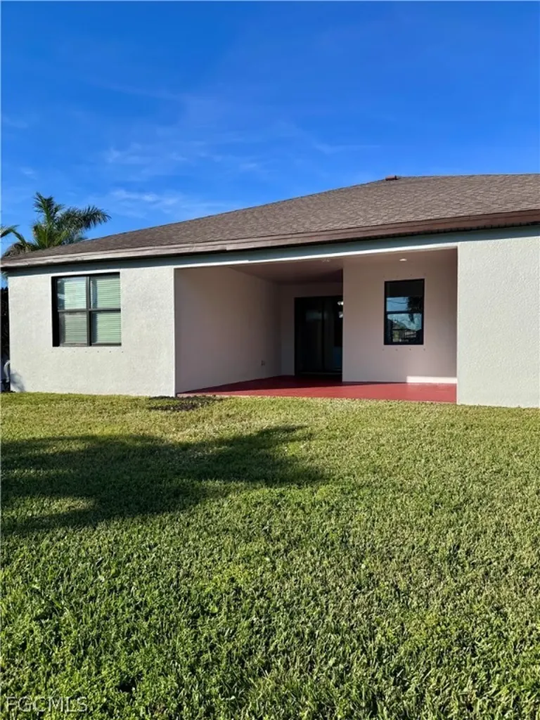 2322 SW 27th Street Cape Coral FL 33914