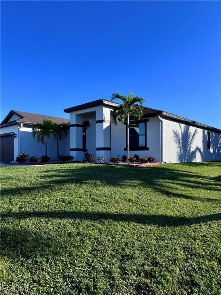 2322 SW 27th Street Cape Coral FL 33914
