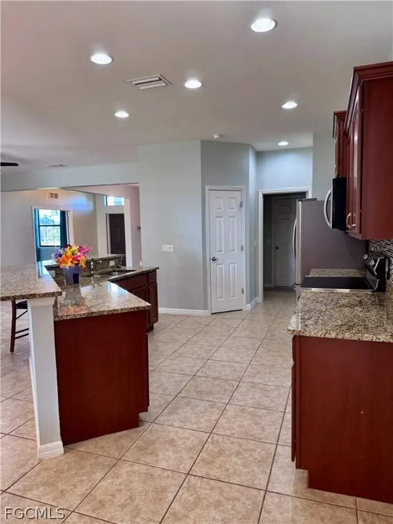 2322 SW 27th Street Cape Coral FL 33914