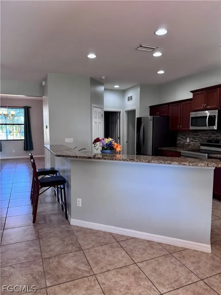 2322 SW 27th Street Cape Coral FL 33914