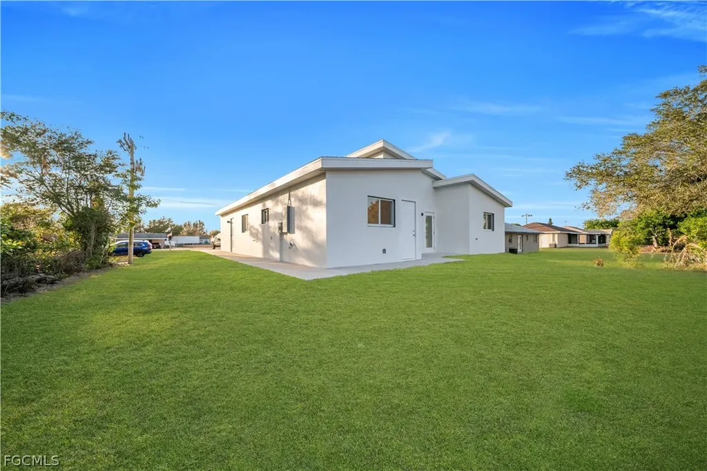 424 Alabama Road S Lehigh Acres FL 33936