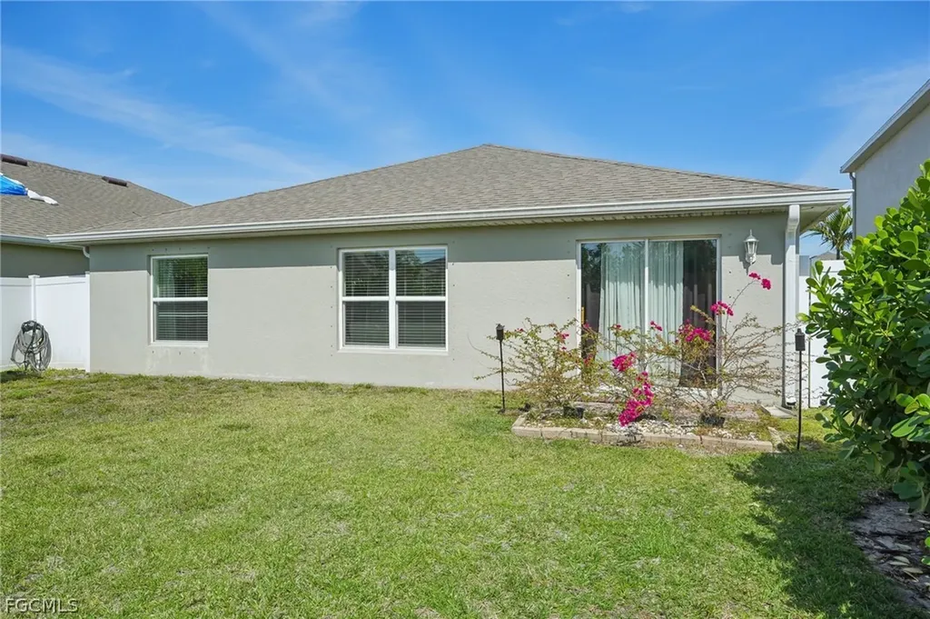 3306 Acapulco Circle Cape Coral FL 33909