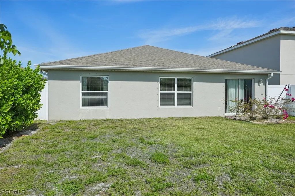 3306 Acapulco Circle Cape Coral FL 33909