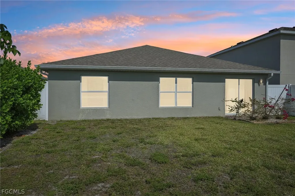 3306 Acapulco Circle Cape Coral FL 33909
