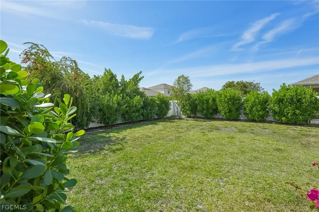 3306 Acapulco Circle Cape Coral FL 33909