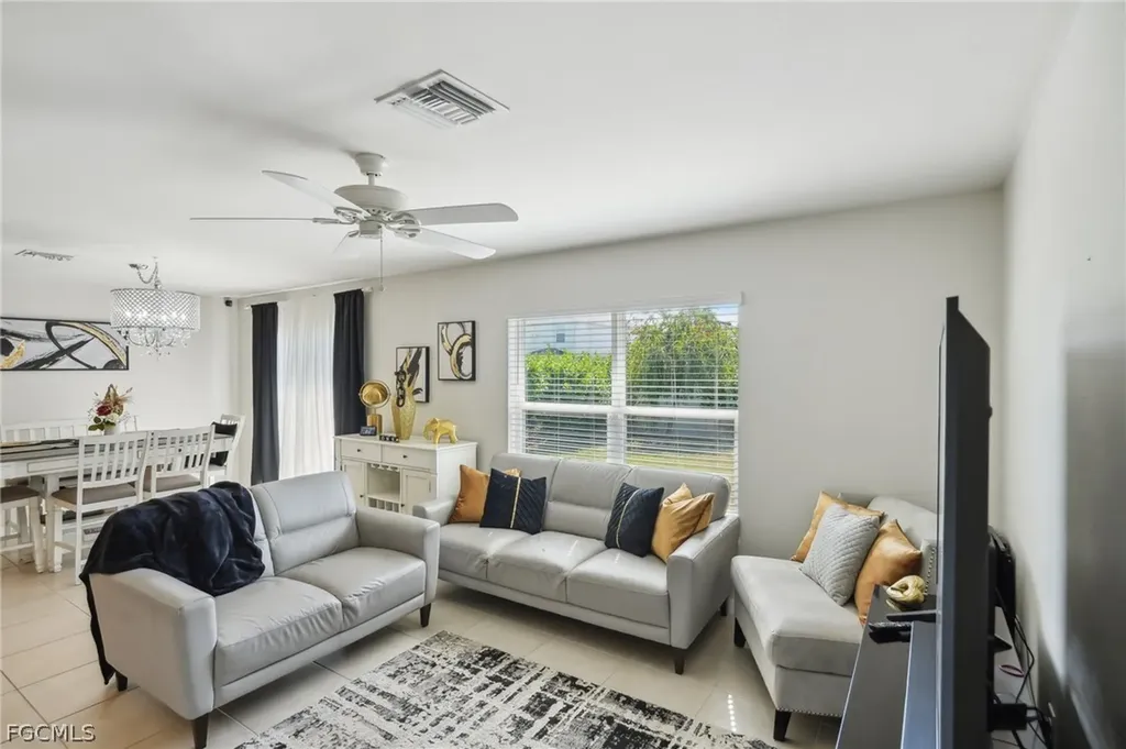 3306 Acapulco Circle Cape Coral FL 33909