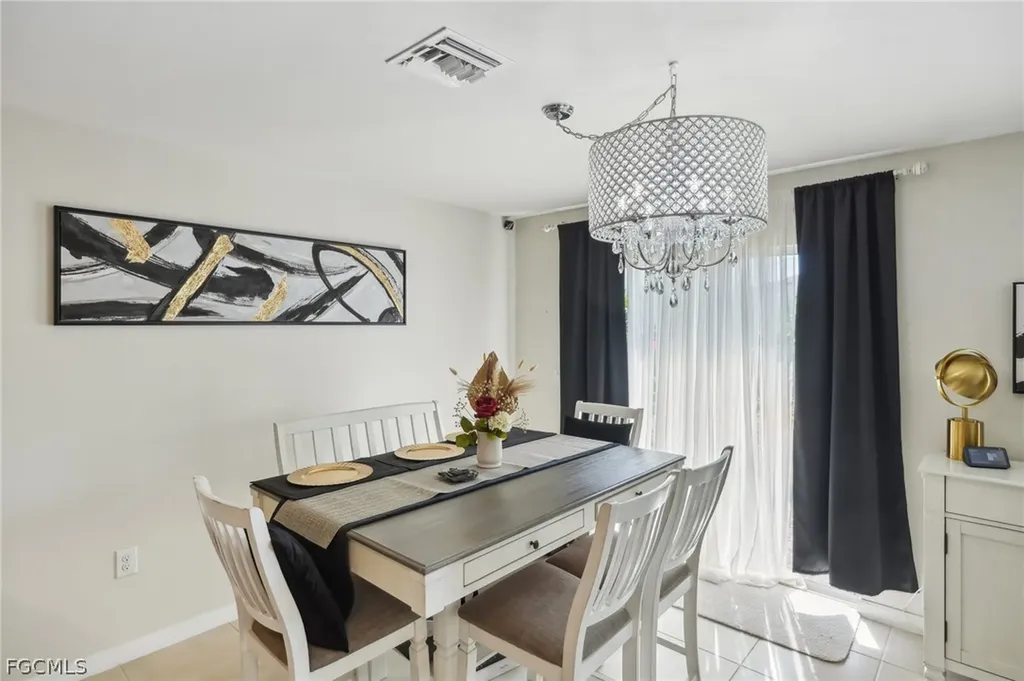 3306 Acapulco Circle Cape Coral FL 33909