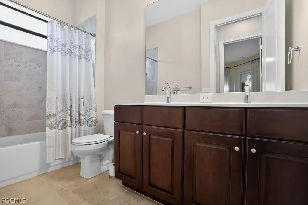 8260 Venetian Pointe Drive Fort Myers FL 33908