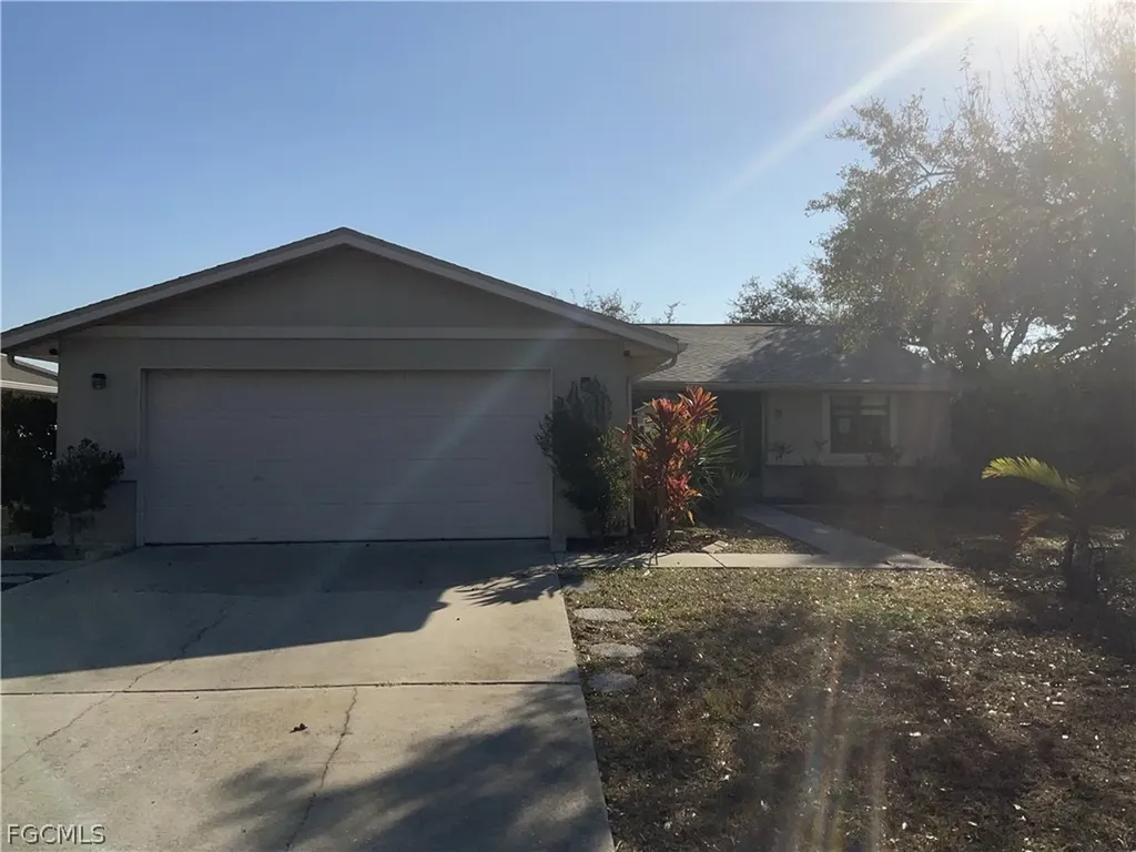 16264 Shadow Pine Road North Fort Myers FL 33917