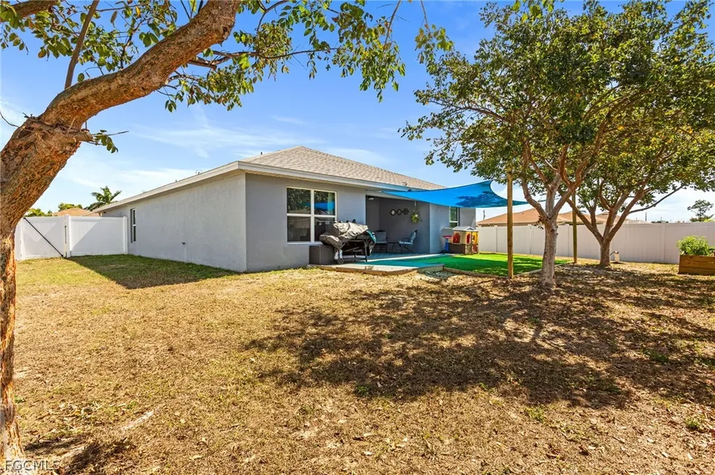 3306 NE 8th Place Cape Coral FL 33909