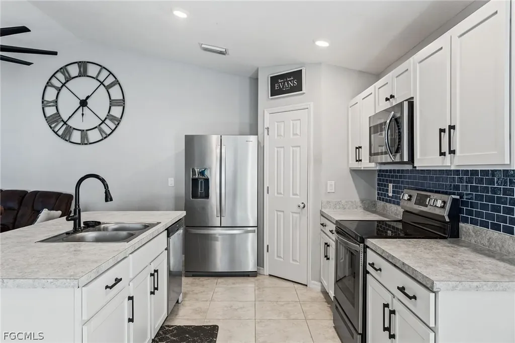 3306 NE 8th Place Cape Coral FL 33909