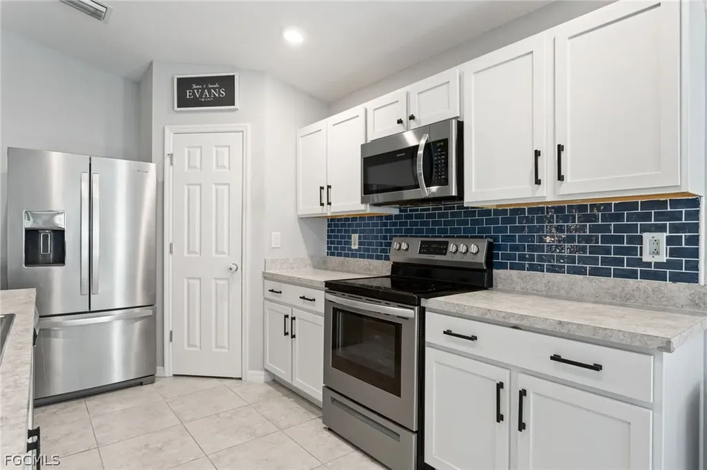 3306 NE 8th Place Cape Coral FL 33909