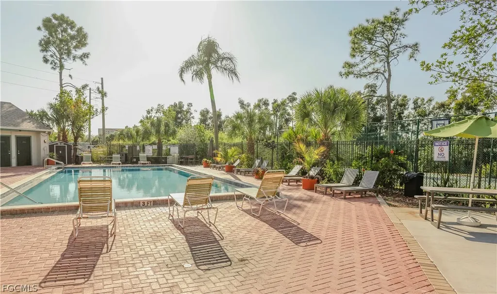 2835 Winkler Avenue Fort Myers FL 33916