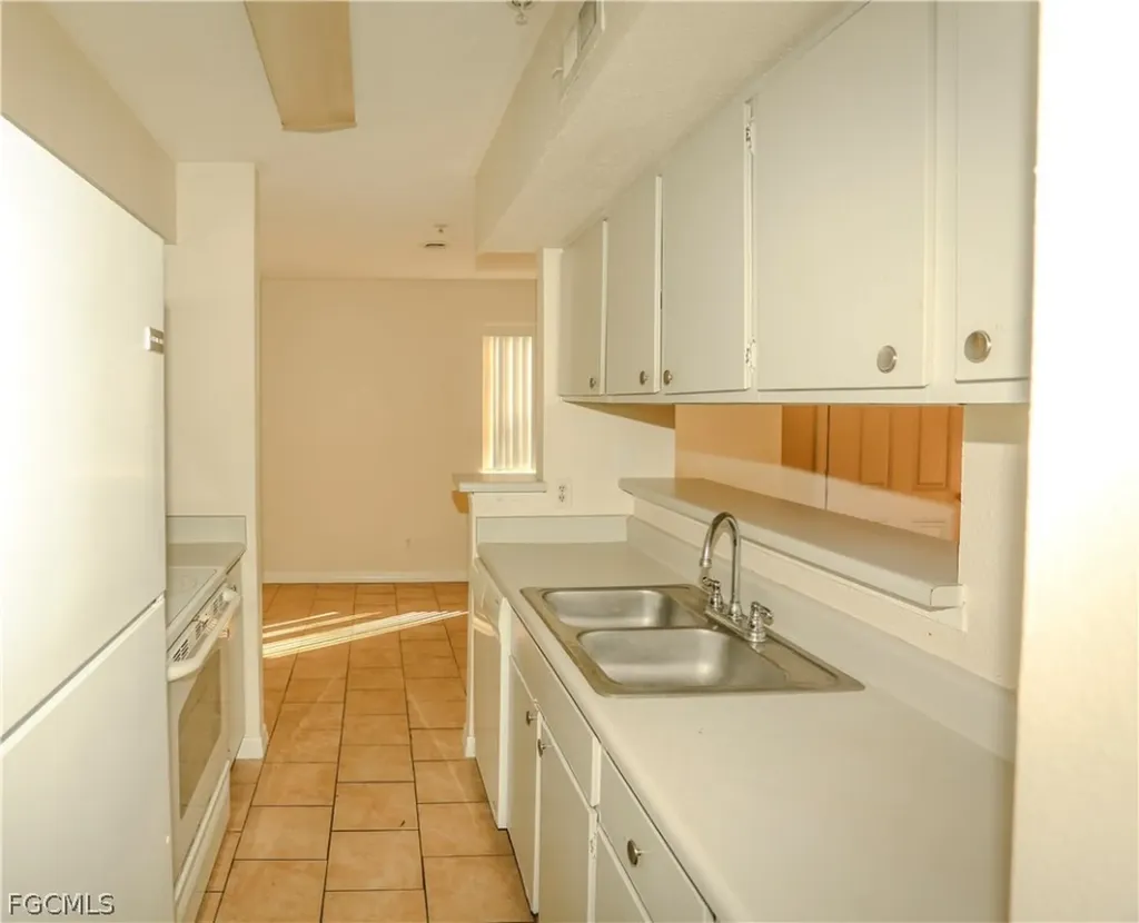 2835 Winkler Avenue Fort Myers FL 33916