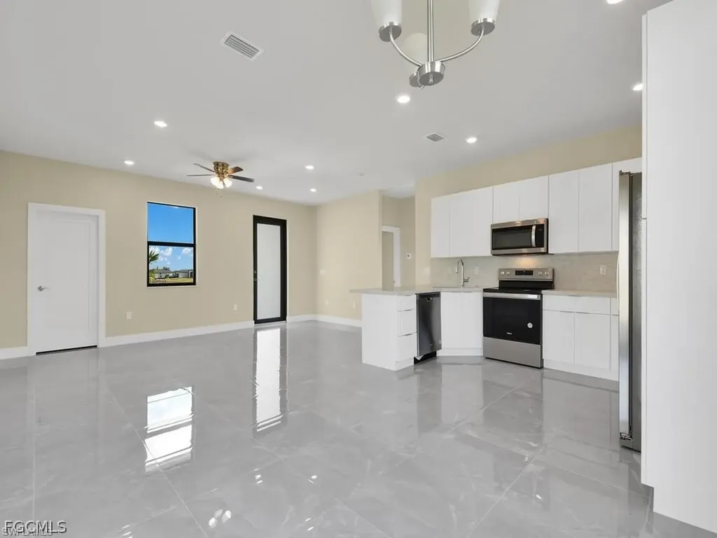 800 NW 3rd Avenue Cape Coral FL 33993