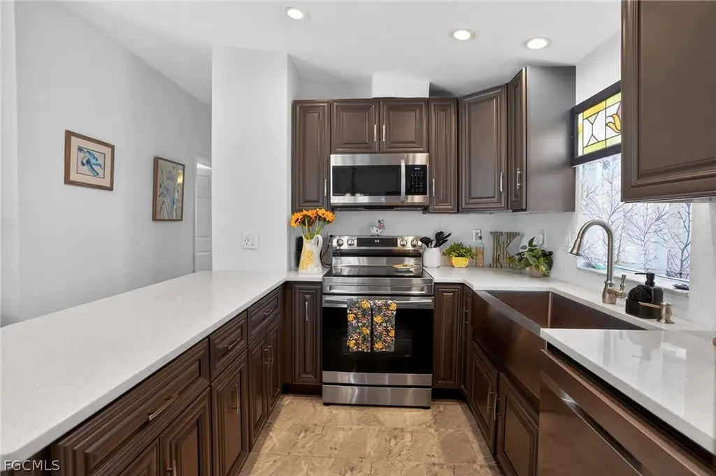 1595 Main Street Fort Myers Beach FL 33931