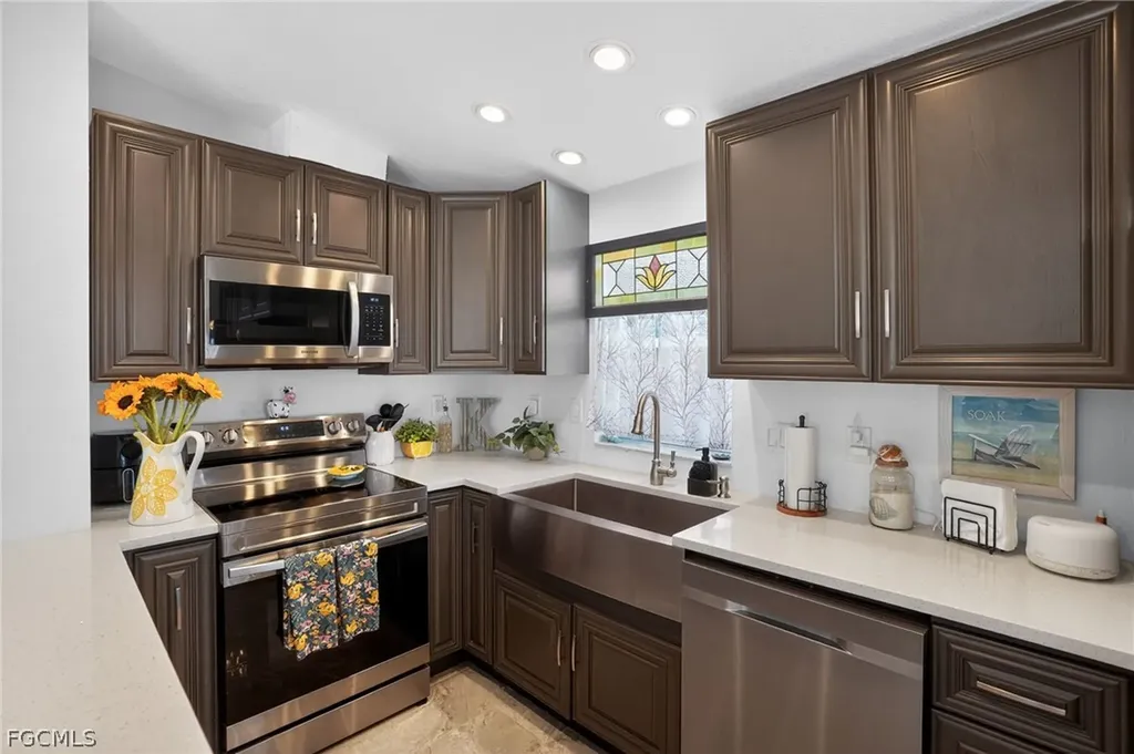 1595 Main Street Fort Myers Beach FL 33931