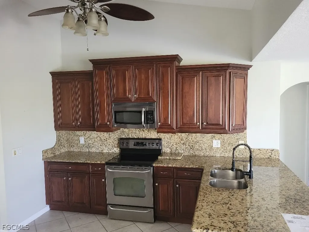 11802 Royal Tee Court Cape Coral FL 33991