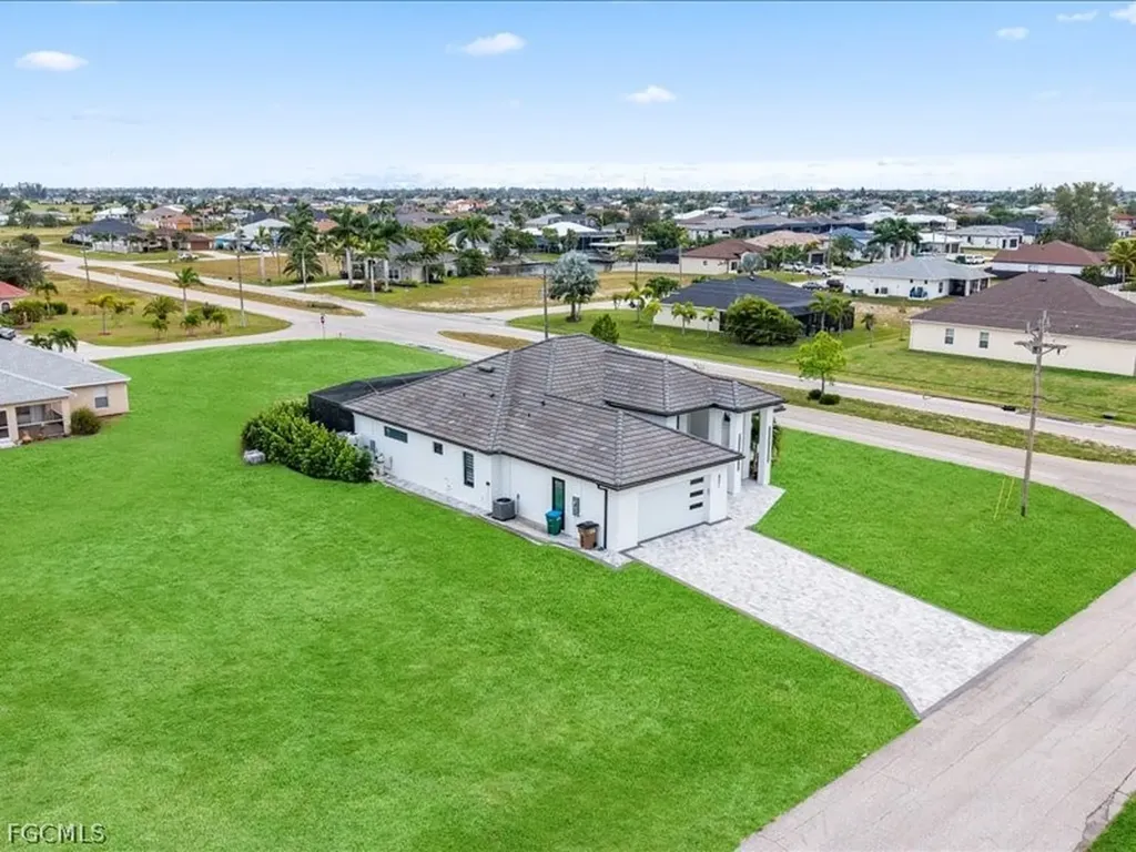 801 NW 38th Place Cape Coral FL 33993