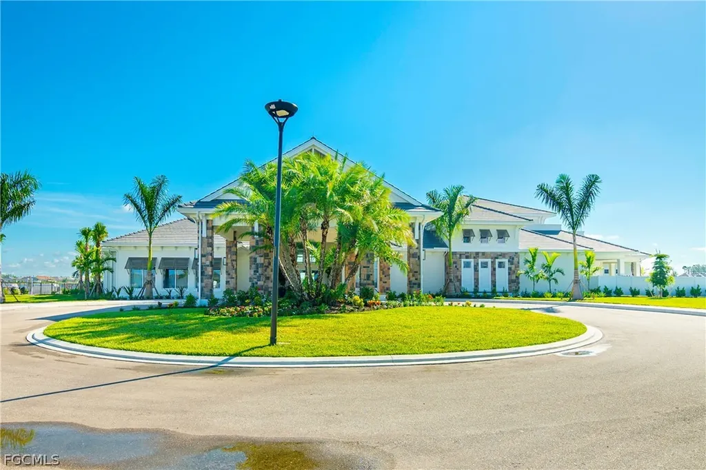 18837 Wildblue Boulevard Fort Myers FL 33913