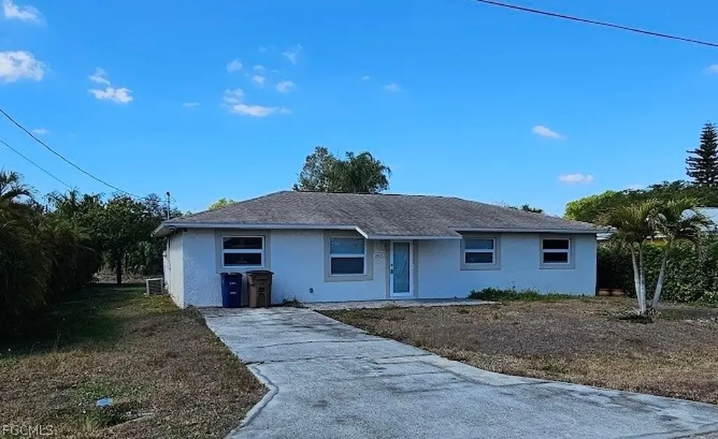 2825 E Cypress Avenue Fort Myers FL 33905
