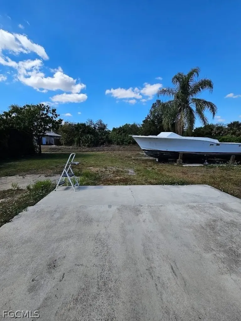 2825 E Cypress Avenue Fort Myers FL 33905