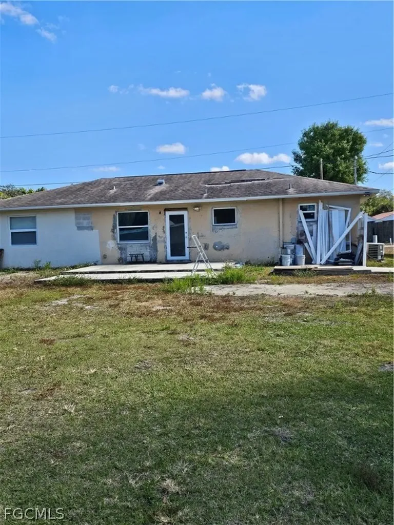 2825 E Cypress Avenue Fort Myers FL 33905