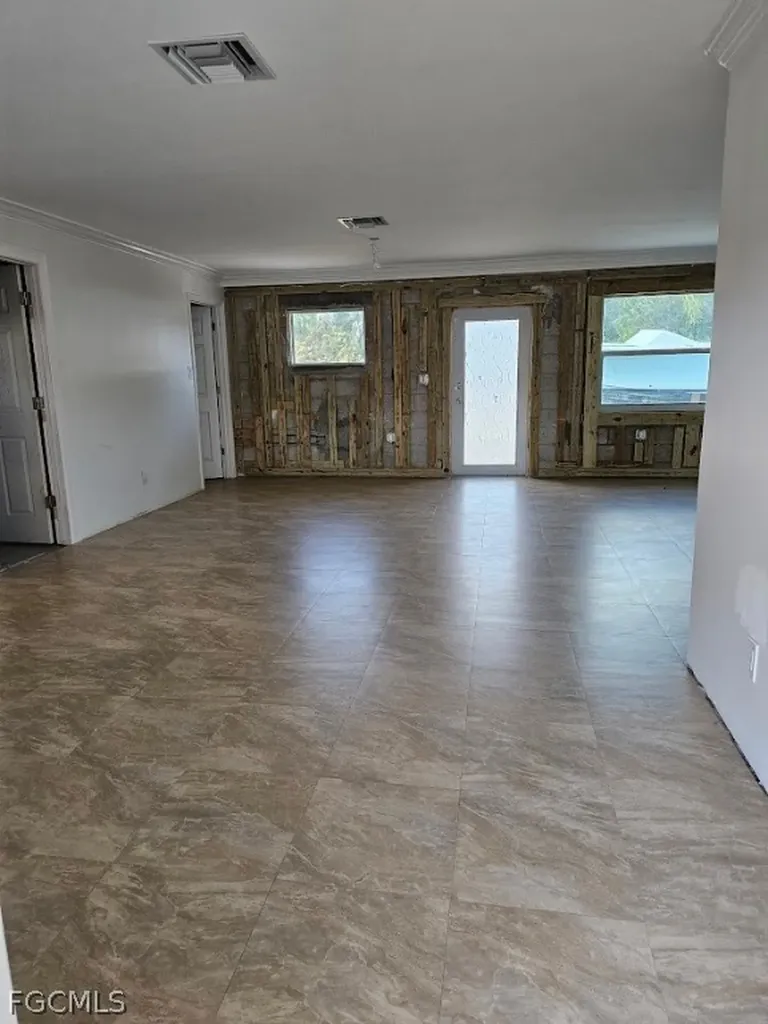 2825 E Cypress Avenue Fort Myers FL 33905