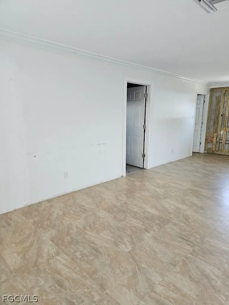 2825 E Cypress Avenue Fort Myers FL 33905