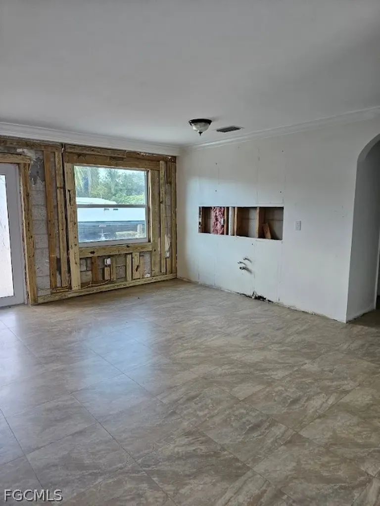 2825 E Cypress Avenue Fort Myers FL 33905