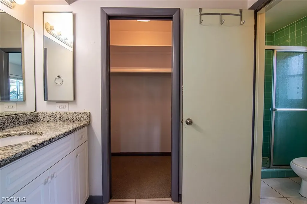 2112 Cornwallis Parkway Cape Coral FL 33904