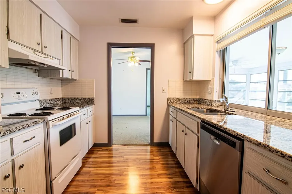 2112 Cornwallis Parkway Cape Coral FL 33904