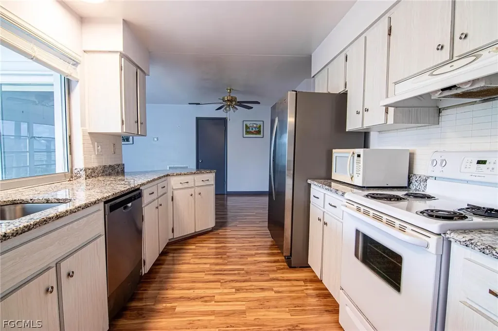 2112 Cornwallis Parkway Cape Coral FL 33904