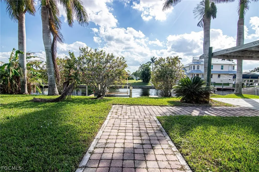 2112 Cornwallis Parkway Cape Coral FL 33904
