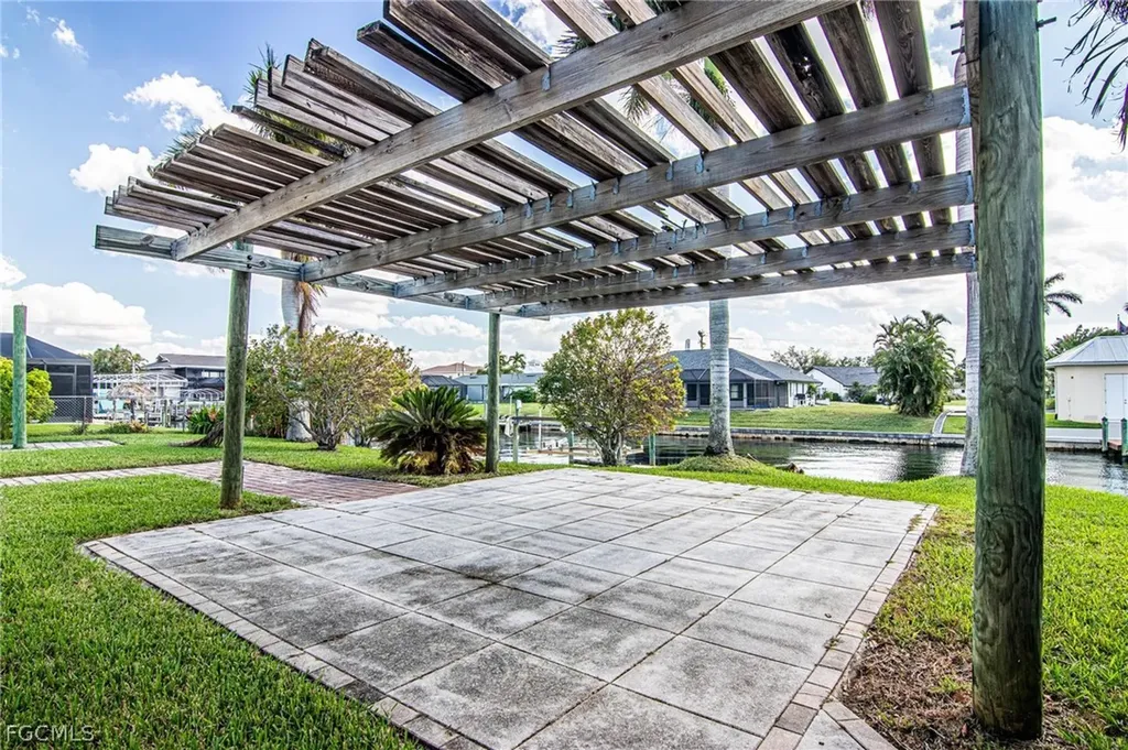 2112 Cornwallis Parkway Cape Coral FL 33904