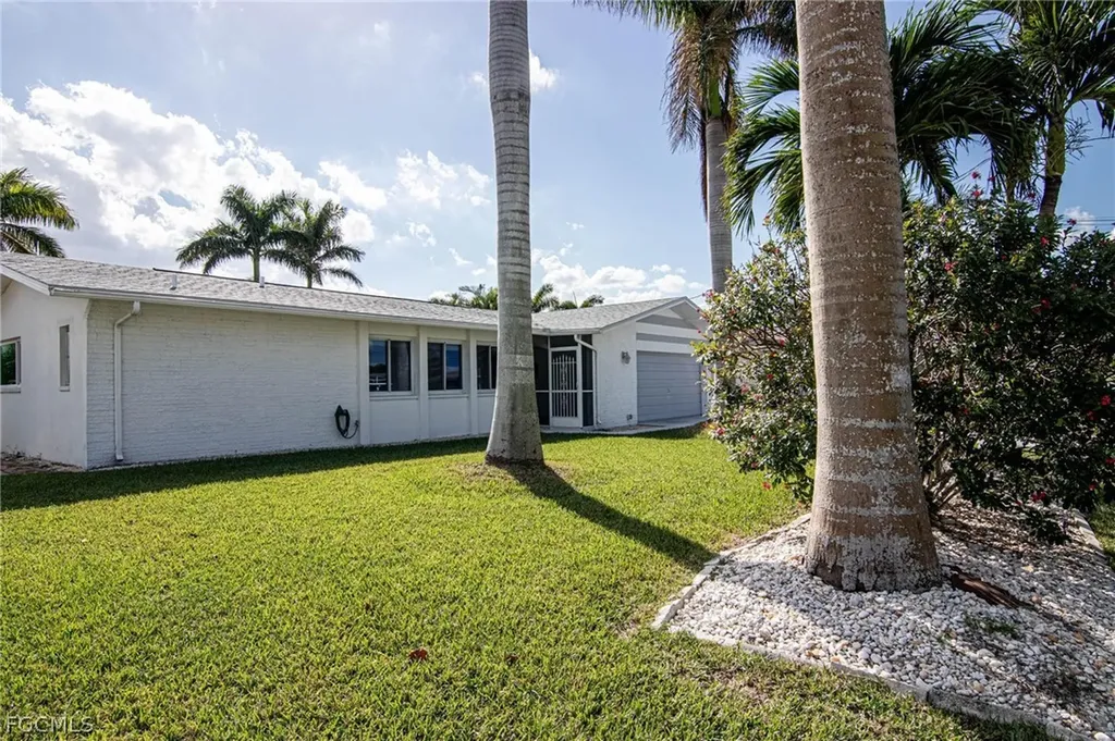 2112 Cornwallis Parkway Cape Coral FL 33904
