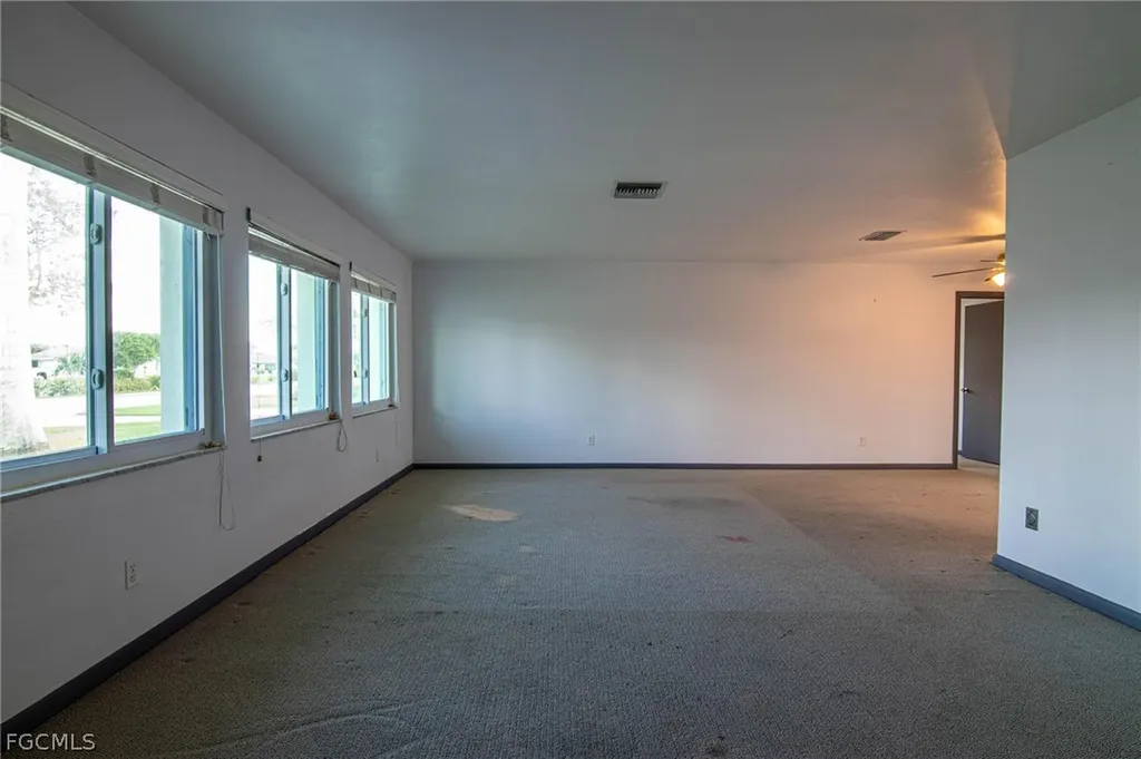 2112 Cornwallis Parkway Cape Coral FL 33904