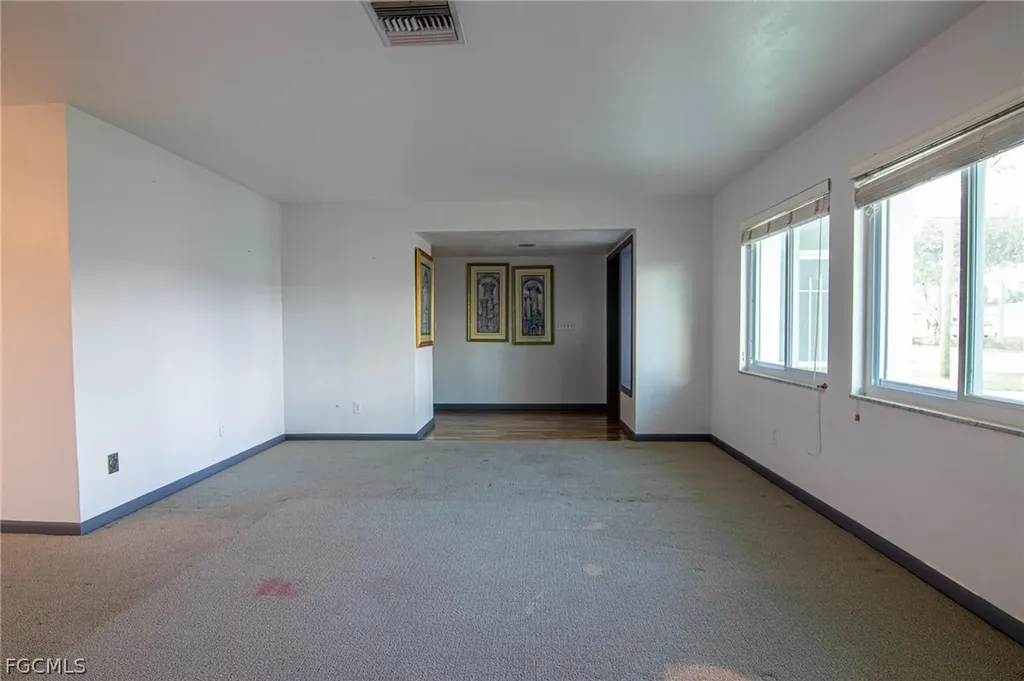 2112 Cornwallis Parkway Cape Coral FL 33904
