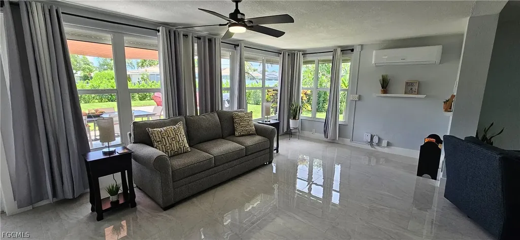 251 SE 46th Street Cape Coral FL 33904