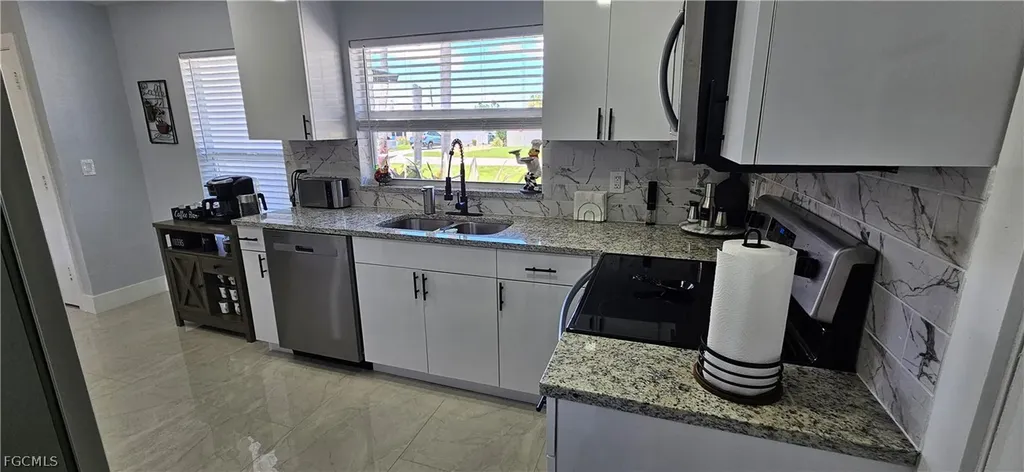251 SE 46th Street Cape Coral FL 33904