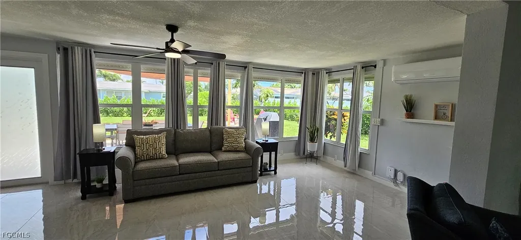 251 SE 46th Street Cape Coral FL 33904