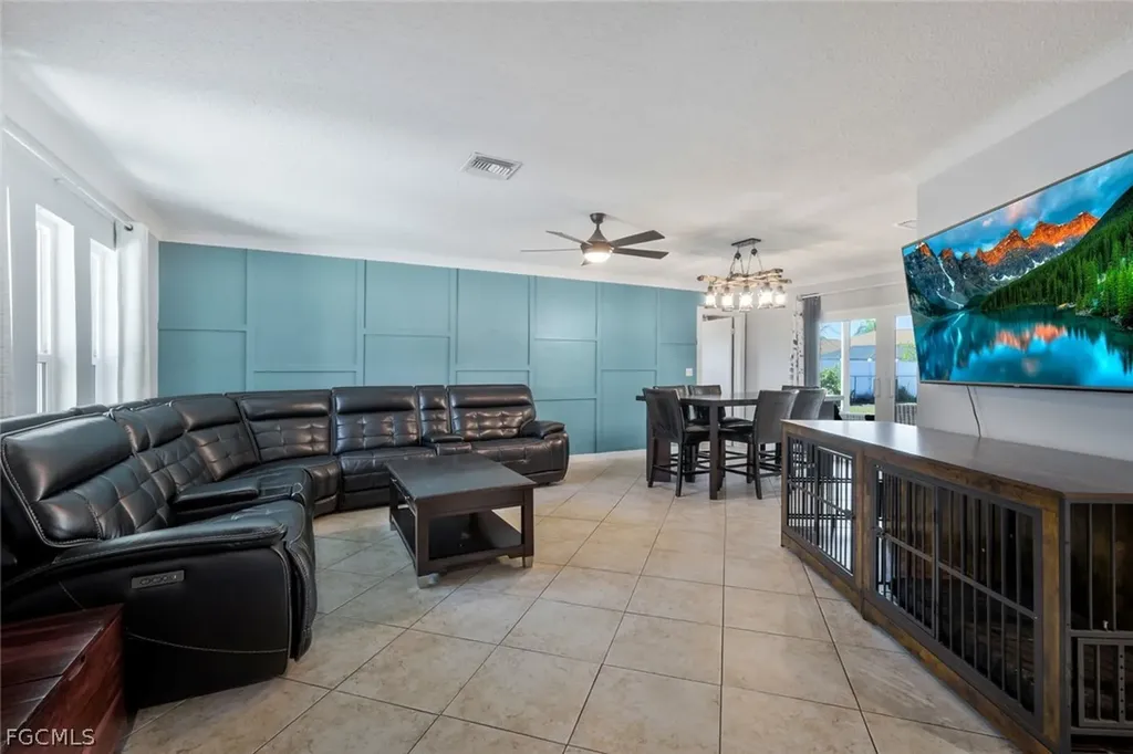 3926 Country Club Boulevard Cape Coral FL 33904