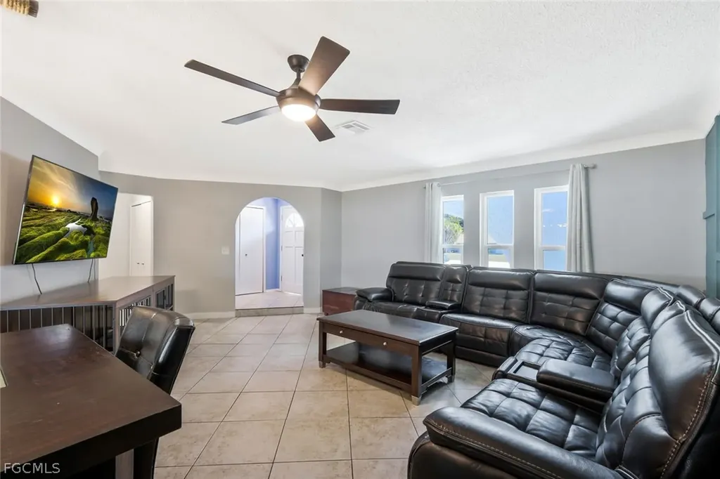 3926 Country Club Boulevard Cape Coral FL 33904
