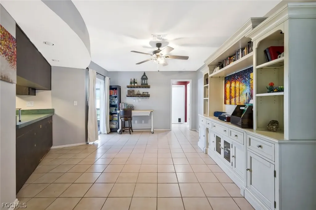 3926 Country Club Boulevard Cape Coral FL 33904