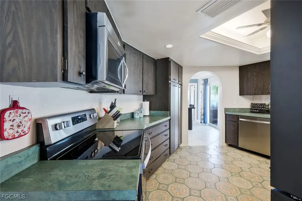 3926 Country Club Boulevard Cape Coral FL 33904