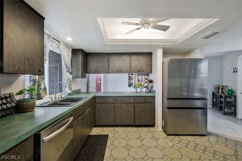 3926 Country Club Boulevard Cape Coral FL 33904